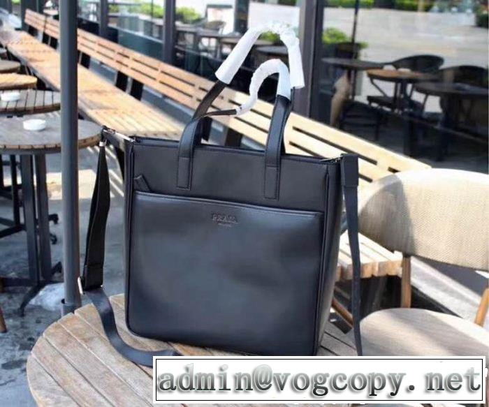 ファッショニスタ愛用 プラダ PRADA 稀少*入手困難  ショルダーバッグ 秋冬超人気の最新作