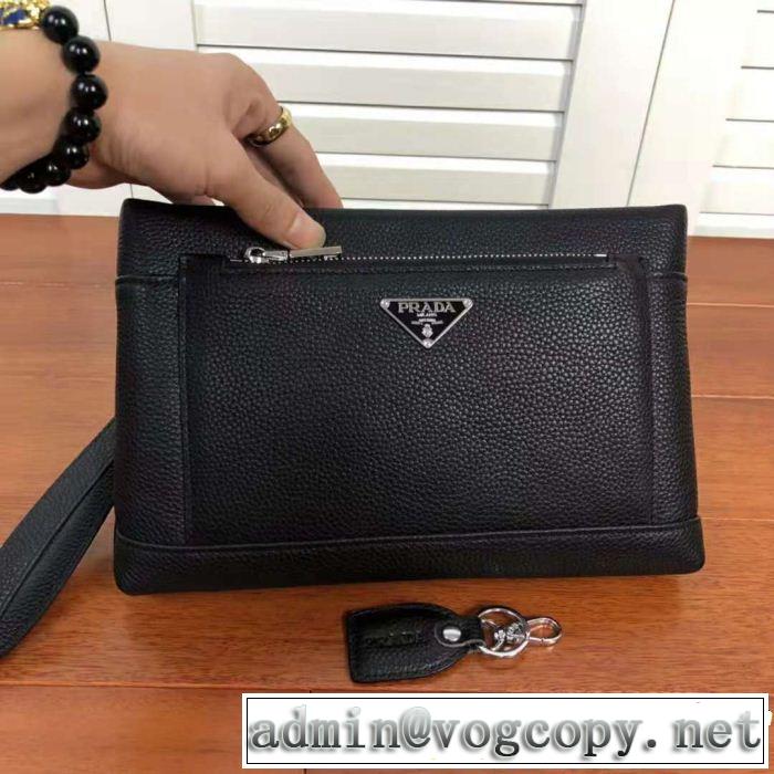 ファッショニスタ愛用 PRADA ポーチ 超目玉新作 プラダ2018年秋冬入荷 大人カジュアル