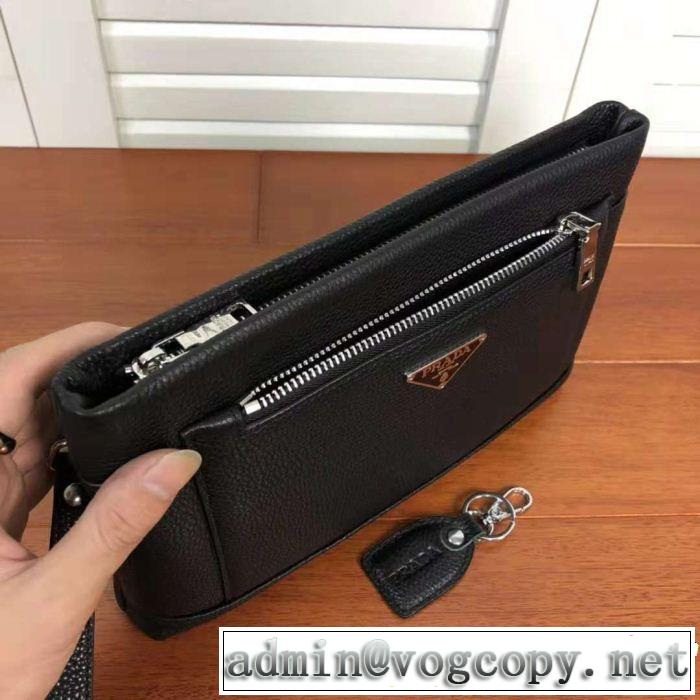 ファッショニスタ愛用 PRADA ポーチ 超目玉新作 プラダ2018年秋冬入荷 大人カジュアル