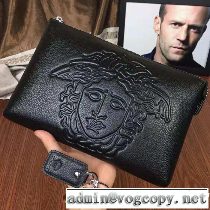 ヴェルサーチ個性的なモデル VERSACE ポーチ 2018年秋冬入荷人目を引く存在感