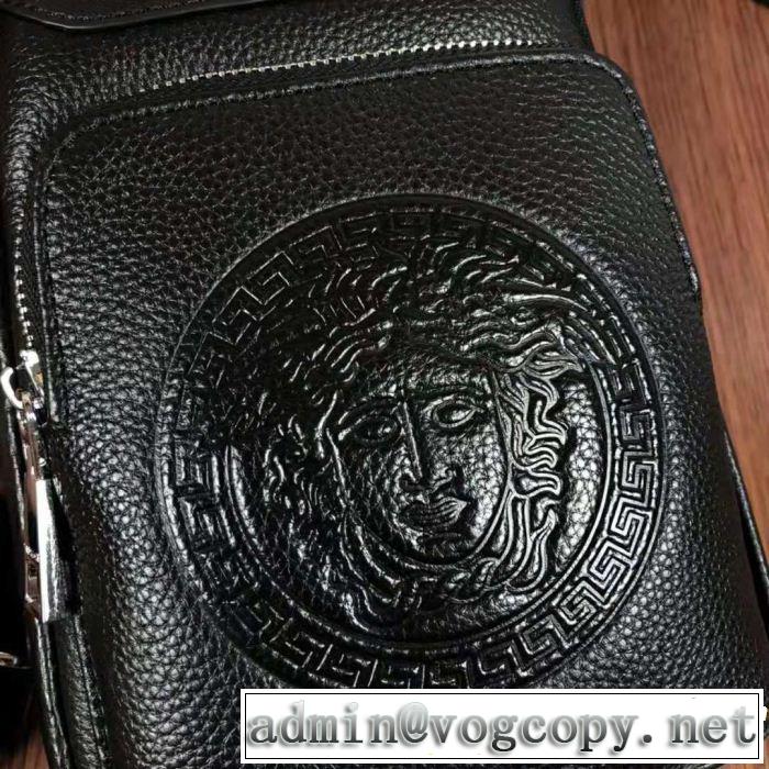 ファッションの最先端！ ヴェルサーチ 2018年秋冬シーズン VERSACE ポーチ売上ランキング1位