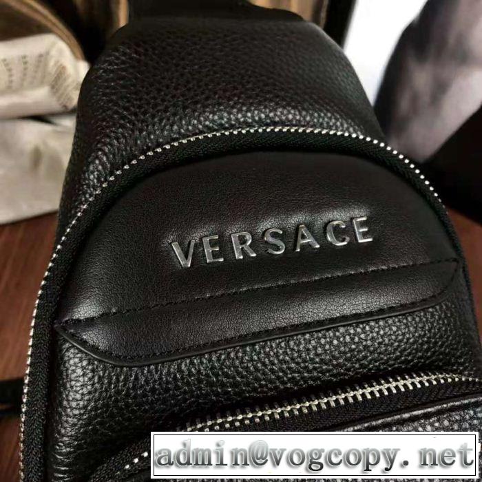 ファッションの最先端！ ヴェルサーチ 2018年秋冬シーズン VERSACE ポーチ売上ランキング1位