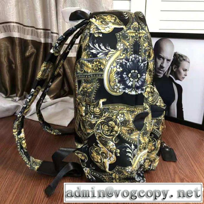 ファッショニスタ愛用リュック、バックパック  ヴェルサーチ長く使える！ VERSACE 2018年秋冬入荷