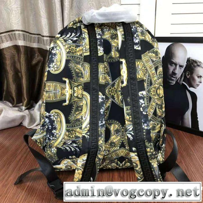 ファッショニスタ愛用リュック、バックパック  ヴェルサーチ長く使える！ VERSACE 2018年秋冬入荷