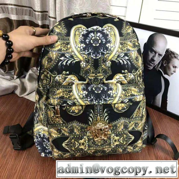 ファッショニスタ愛用リュック、バックパック  ヴェルサーチ長く使える！ VERSACE 2018年秋冬入荷