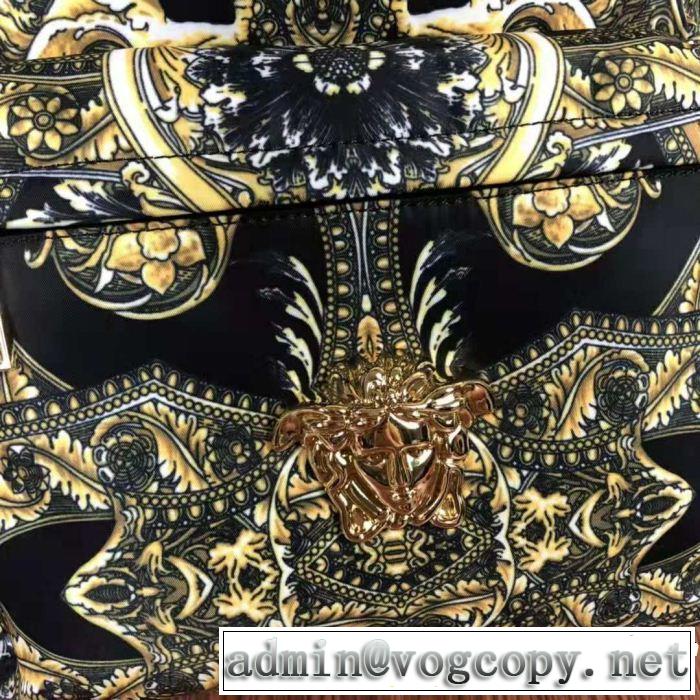 ファッショニスタ愛用リュック、バックパック  ヴェルサーチ長く使える！ VERSACE 2018年秋冬入荷