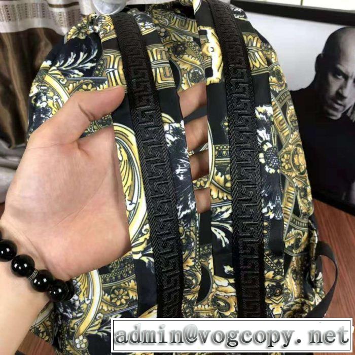 ファッショニスタ愛用リュック、バックパック  ヴェルサーチ長く使える！ VERSACE 2018年秋冬入荷