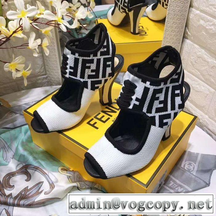  2色可選 秋季超人気アイテム 今季爆発的な人気 FENDI フェンディショートブーツ