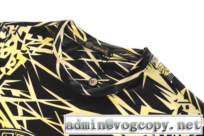 2色可選 優しいフィット感 半袖Tシャツ 2018春夏新作 大人っぽく知的な ヴェルサーチ VERSACE