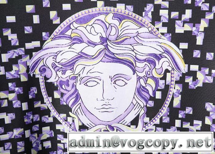 超人気美品 2018春夏新作 着回し度抜群 ヴェルサーチ VERSACE 半袖Tシャツ