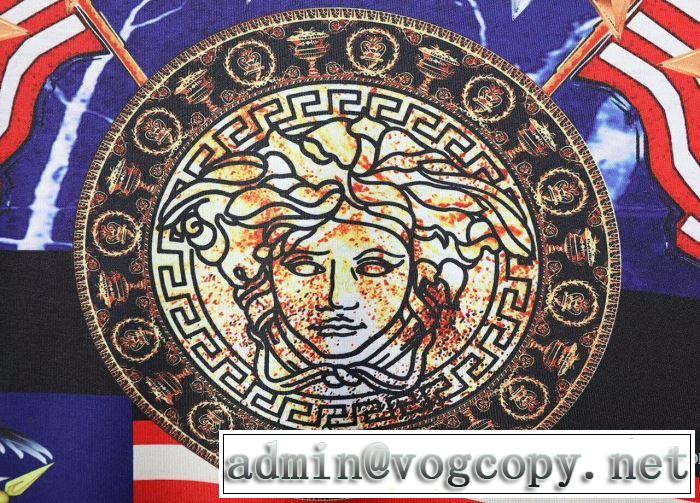 モデル大絶賛 2018春夏新作 自然な肌触り 半袖Tシャツ ヴェルサーチ VERSACE