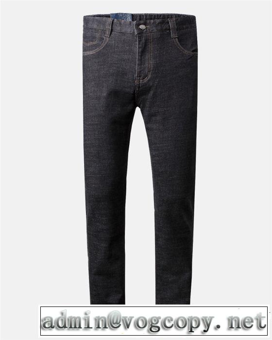 ARMANI 希少性の高いアルマーニ デニムパンツ 2018年秋冬シーズンおすすめデザイン