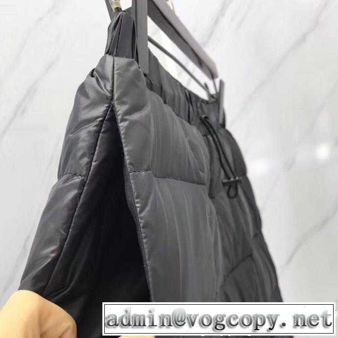 デニムパンツ 根強い人気定番商品 大人気商品再入荷! MONCLER モンクレール