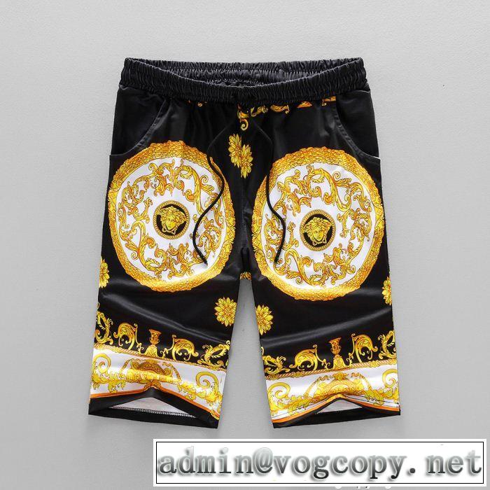 2018着回し度高めアイテム! ヴェルサーチ VERSACE 最強の定番コーデ  ブランド ジーンズ 魅力的アイテム
