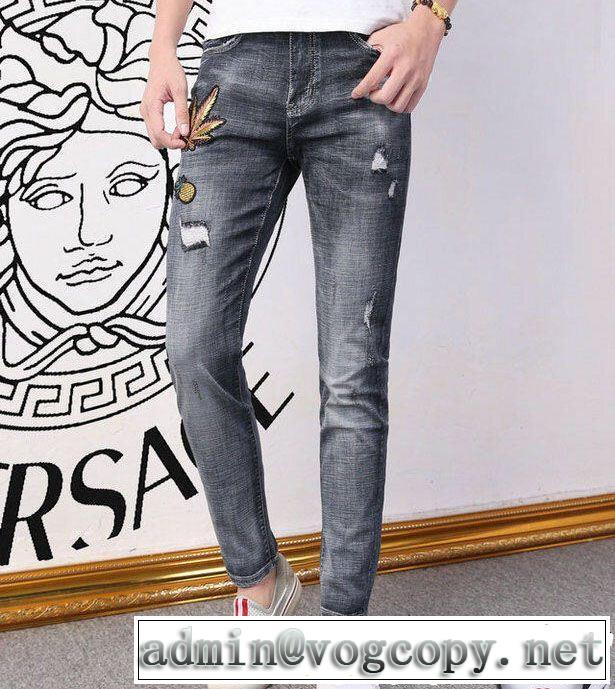 2018秋冬の定番新品到来!　ジーンズ　高級感が漂う　ヴェルサーチVERSACE  保温力に優れた