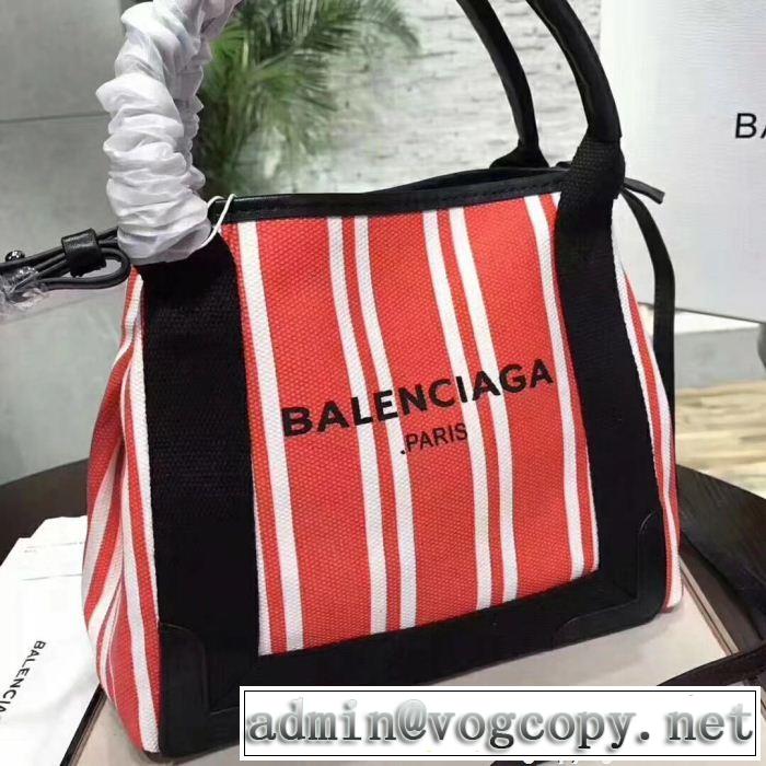 高級感漂うBALENCIAGAバレンシアガ偽物ショルダー付きレディーストートバッグ主役級のアイテム