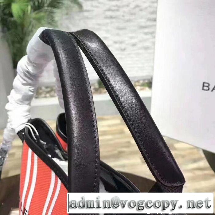高級感漂うBALENCIAGAバレンシアガ偽物ショルダー付きレディーストートバッグ主役級のアイテム