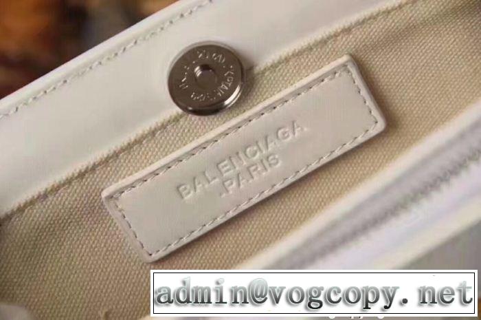 シンプルなデザインショルダー付きバレンシアガ偽物Balenciaga人気レディースクラッチバッグ