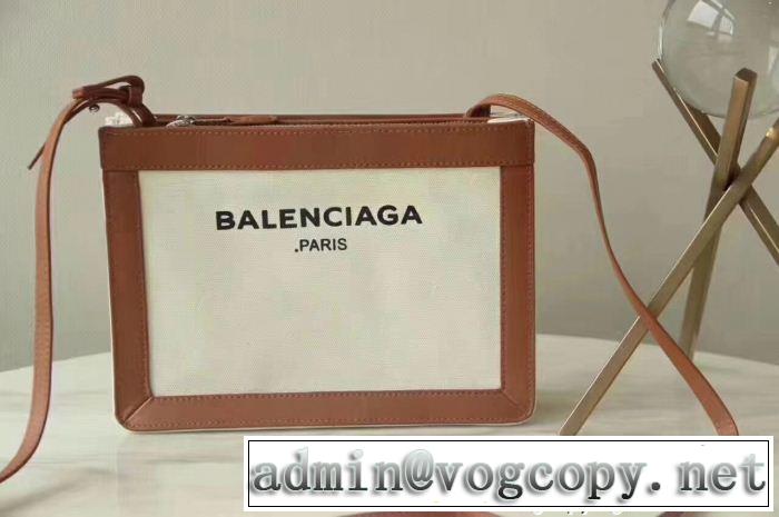便利な定番アイテムショルダー付きBalenciagaバレンシアガコピーレディースクラッチバッグ