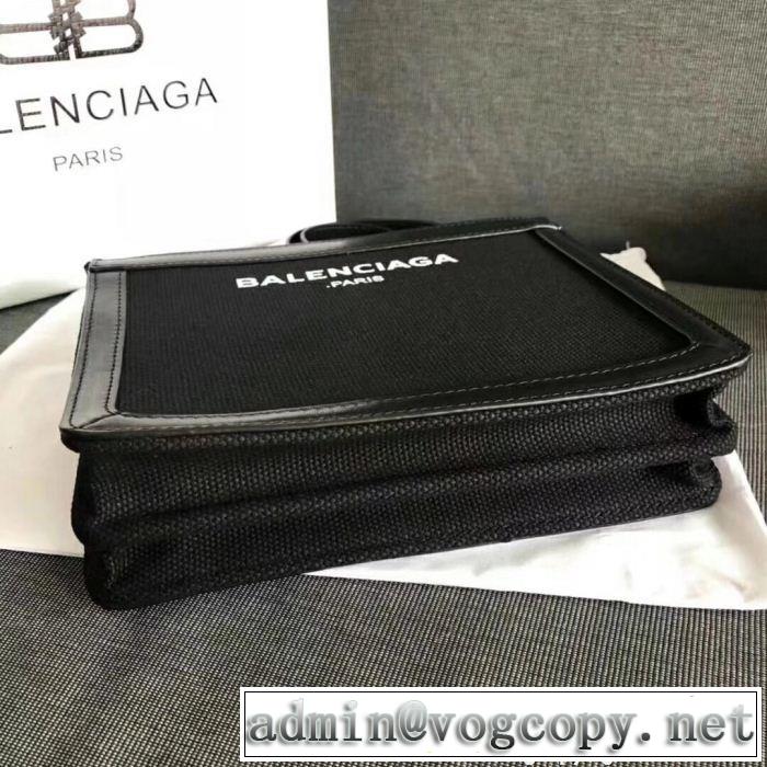 便利な定番アイテムショルダー付きBalenciagaバレンシアガコピーレディースクラッチバッグ