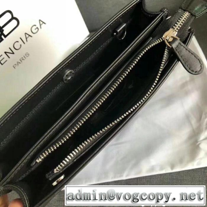 便利な定番アイテムショルダー付きBalenciagaバレンシアガコピーレディースクラッチバッグ