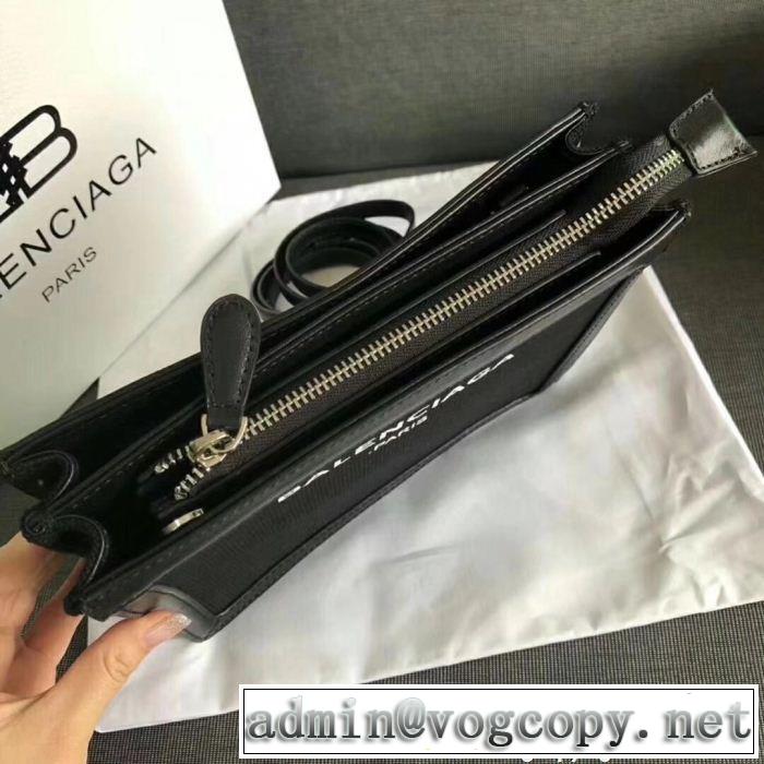 便利な定番アイテムショルダー付きBalenciagaバレンシアガコピーレディースクラッチバッグ