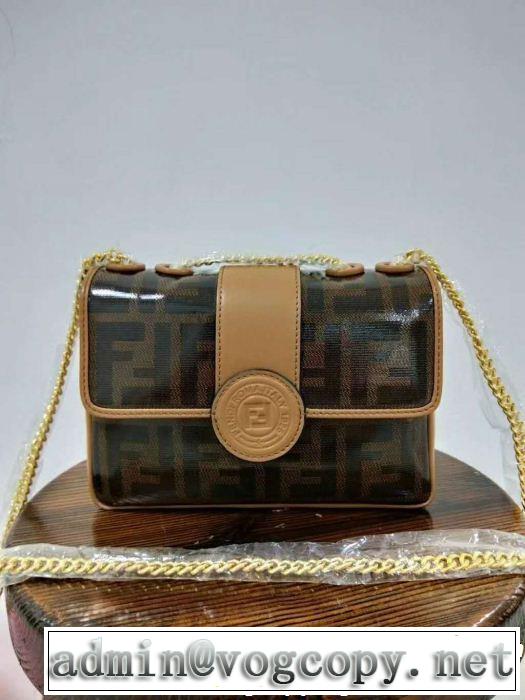  話題の新作到着！ FENDI フェンディ 話題の新作到着！ ショルダーバッグ 3色可選 圧倒的人気新着