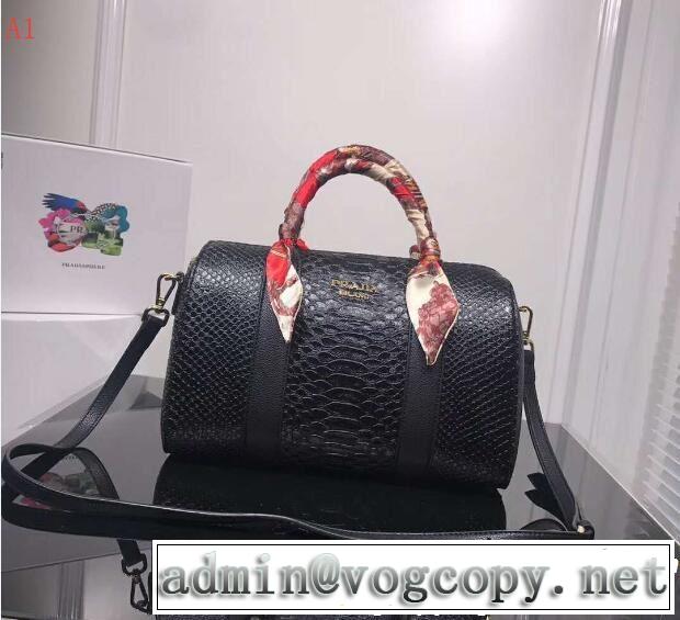  人目を引く存在感　4色可選　PRADA プラダ  秋冬大活躍　トートバッグ 　定番品質保証