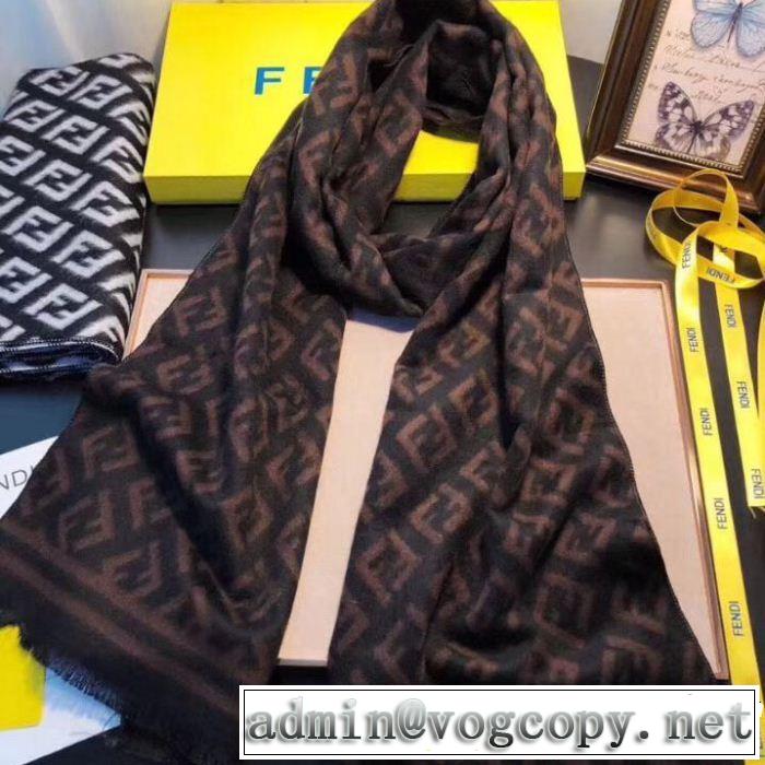 フェンディ2018秋冬の定番新品到来! FENDI 2色可選 ロングマフラー 冬季限定販売