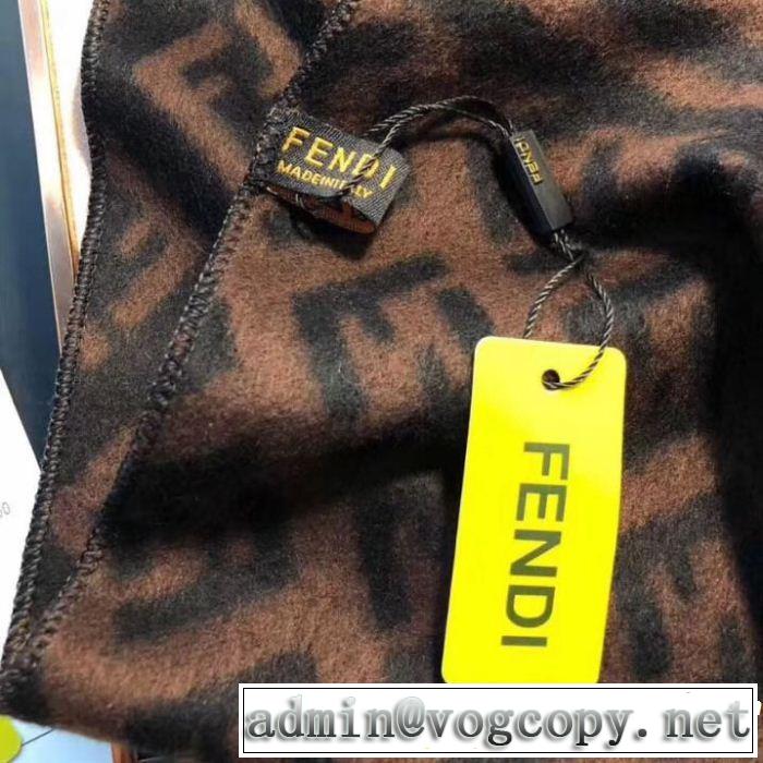 フェンディ2018秋冬の定番新品到来! FENDI 2色可選 ロングマフラー 冬季限定販売