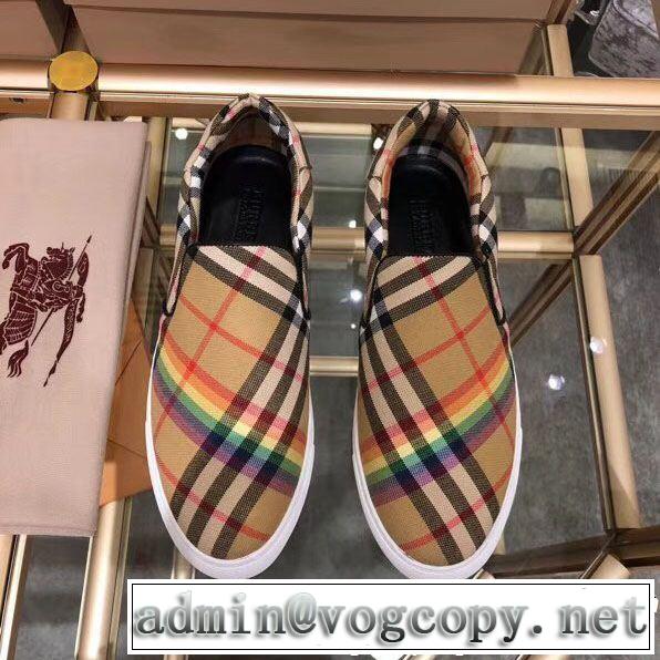 今季大人気新作登場 BURBERRY 芸能人愛用 バーバリー スリップオン 抗菌?防臭加工