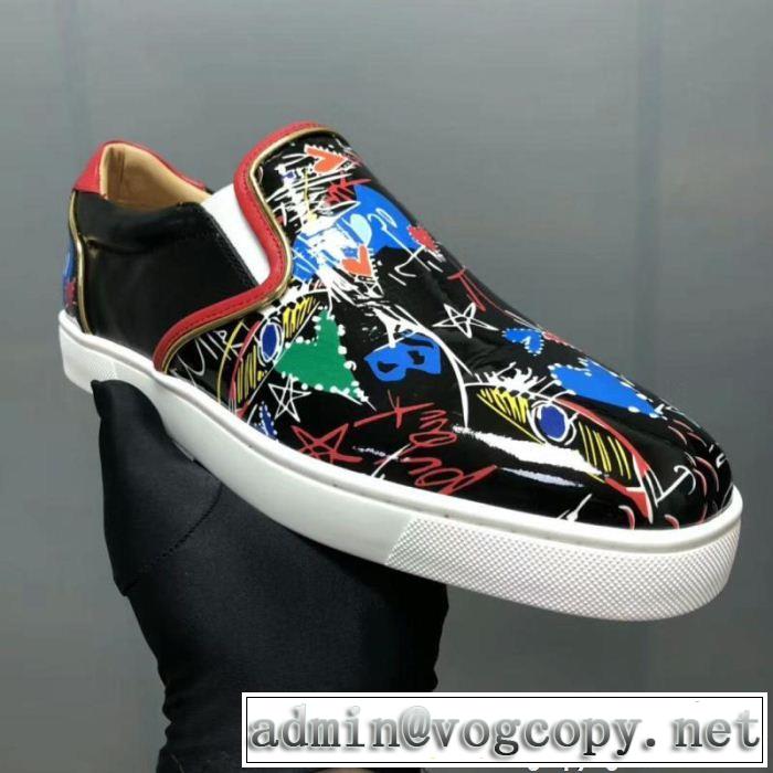 希少性の高いルブタン偽物Christian Louboutin超人気新品スリッポンカジュアルブラックスニーカーレザー採用