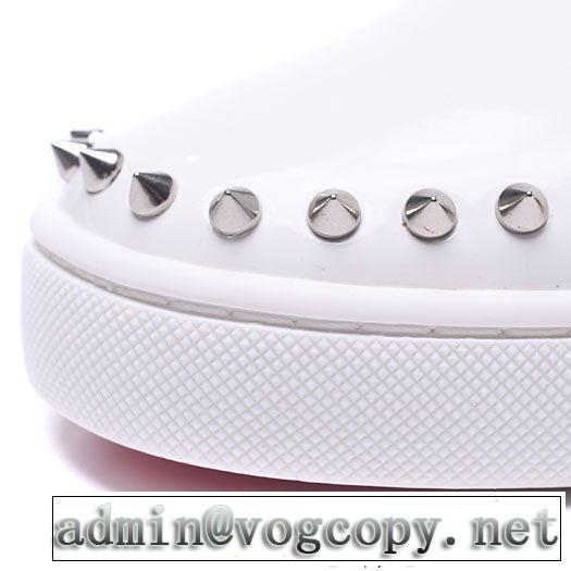 愛用者が多いルブタンコピーPIK BOAT PATENT白Christian Louboutinスリッポンローカットスポーティスニーカースパイク本革