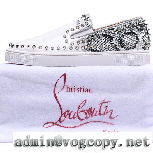 愛用者が多いルブタンコピーPIK BOAT PATENT白Christian Louboutinスリッポンローカットスポーティスニーカースパイク本革