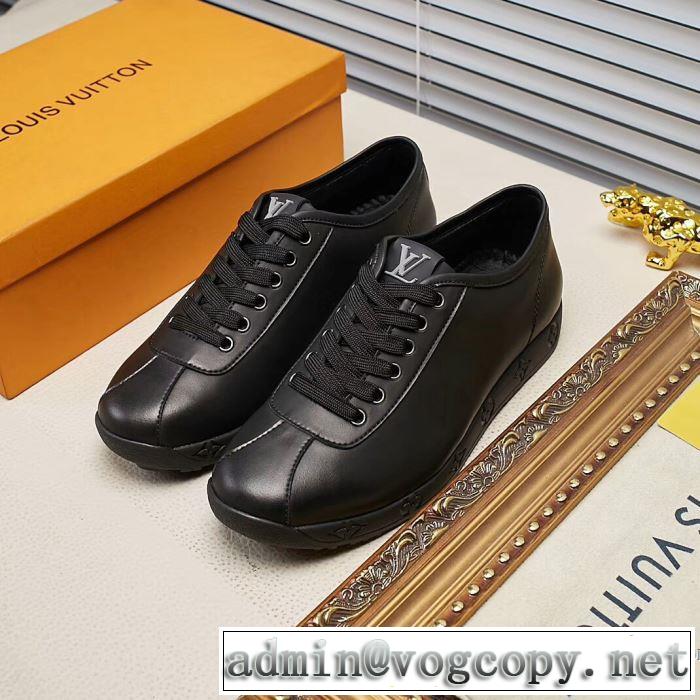 18ＳＳ美品 有名人同じアイテムルイ ヴィトン LOUIS VUITTONランニングシューズ
