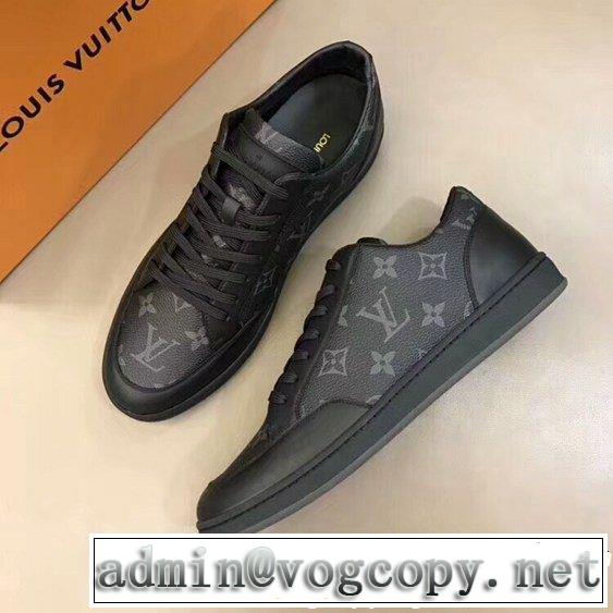 入手困難 セレブも愛用商品 ランニングシューズ  ルイ ヴィトン 非常に人気の高い LOUIS VUITTON