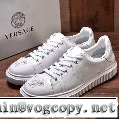 有名人同じアイテム ヴェルサーチVERSACE 2018最安値！ ランニングシューズ 数量限定再入荷 2色選択可