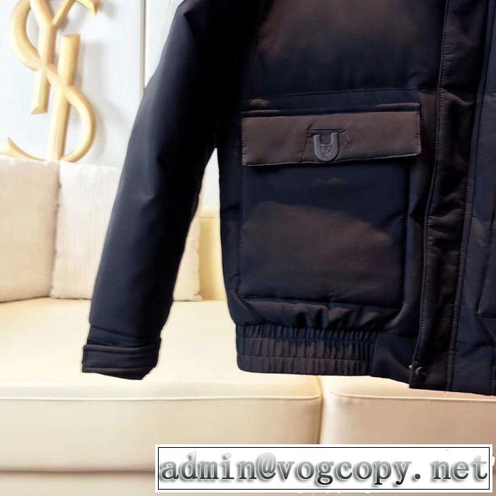 高い人気アイテム 入手困難 セレブも愛用商品 アルマーニ ARMANI ダウンジャケット