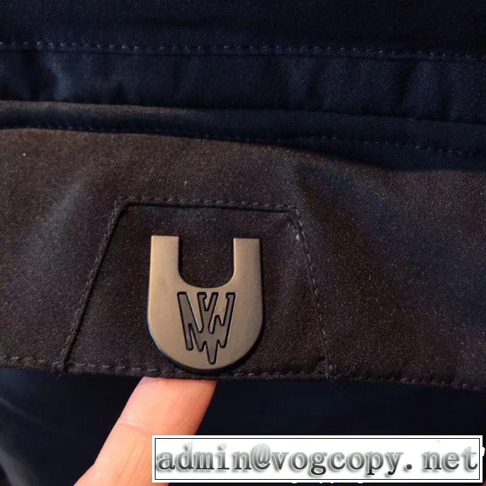 高い人気アイテム 入手困難 セレブも愛用商品 アルマーニ ARMANI ダウンジャケット