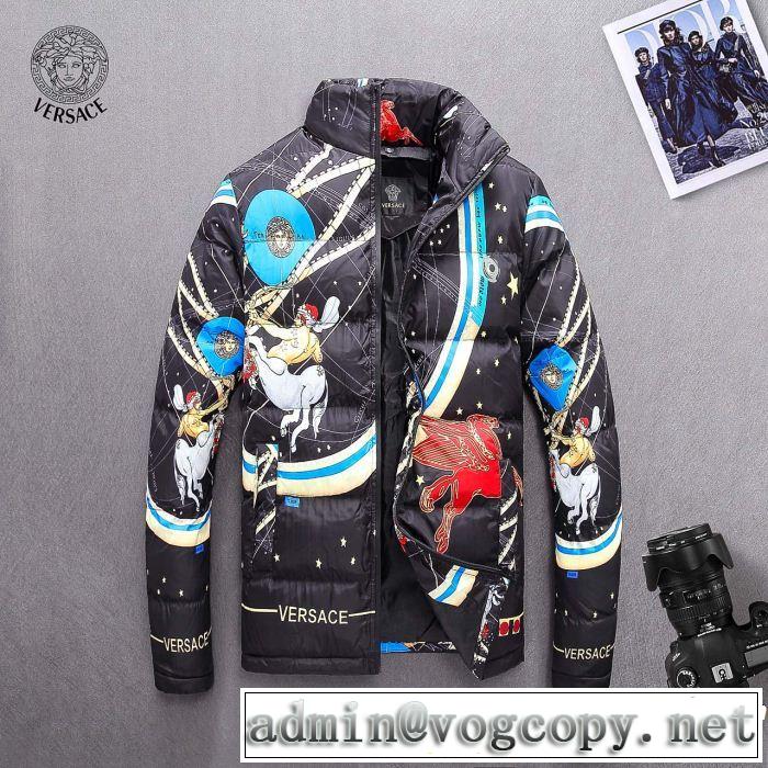  ヴェルサーチVERSACE  ミックス感が溢れる　最近人気一番！　ダウンジャケット メンズ 　2018新品入荷