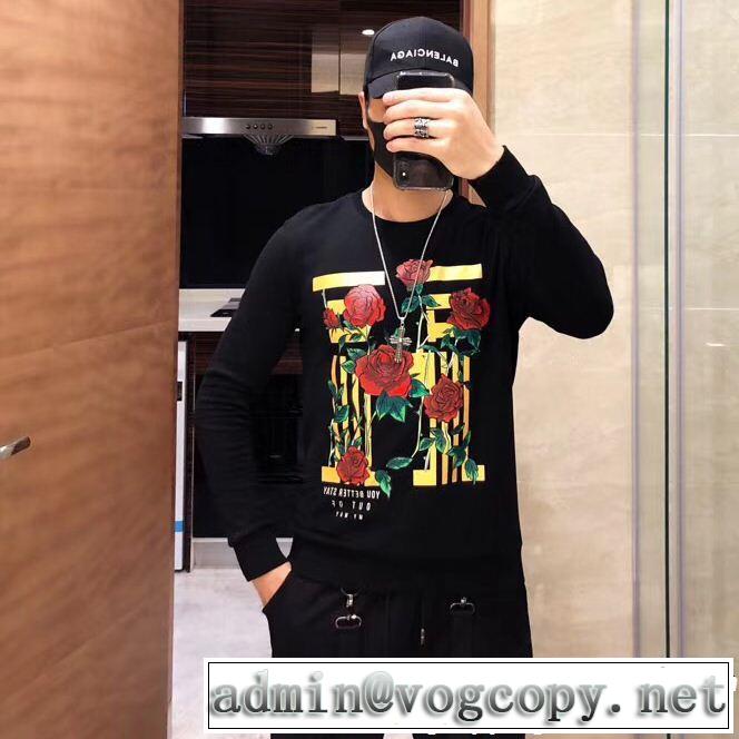  ファッショニスタ愛用 ドルチェ＆ガッバーナ Dolce&Gabbana  プルオーバーパーカー 現代的な印象