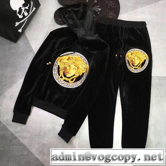 今季大人気新作登場 VERSACE ヴェルサーチ 上下セット最終数量限り！ 目前の注目ブランド
