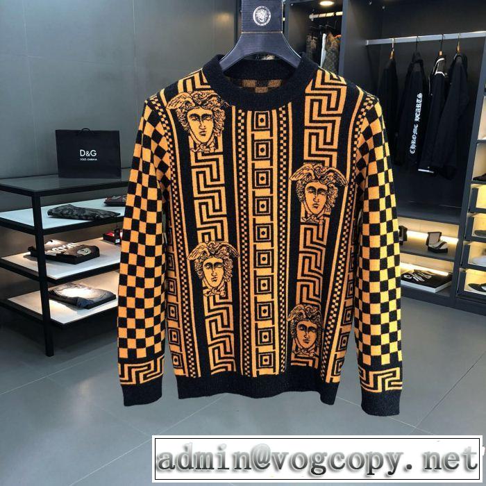 上品でファッション 数量限定再入荷 プルオーバー VERSACE ヴェルサーチ 今年人気定番 2色可選