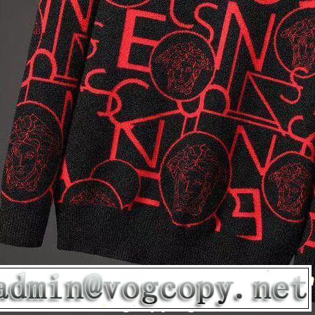 お気に入りアイテム 今年っぽいトレンド商品 ヴェルサーチ VERSACE プルオーバー