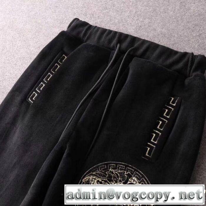 ヴェルサーチ VERSACE 上下セット オススメ新作商品 入手困難!!レア人気アイテム