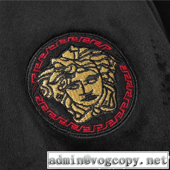 季節の人気アイテム ヴェルサーチ VERSACE 上下セット 最新版おすすめ商品