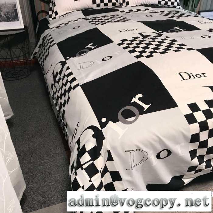 軽やかにおしゃれにコーデを楽しむ ディオール【2019秋冬】の注目トレンド DIOR  寝具4点セット