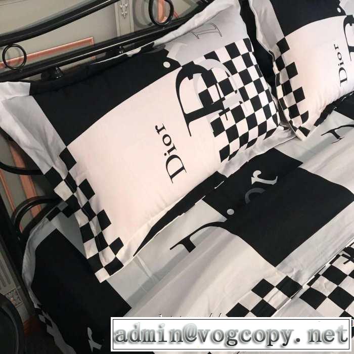 軽やかにおしゃれにコーデを楽しむ ディオール【2019秋冬】の注目トレンド DIOR  寝具4点セット