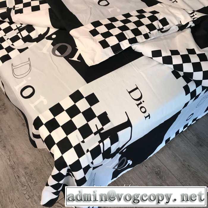 軽やかにおしゃれにコーデを楽しむ ディオール【2019秋冬】の注目トレンド DIOR  寝具4点セット