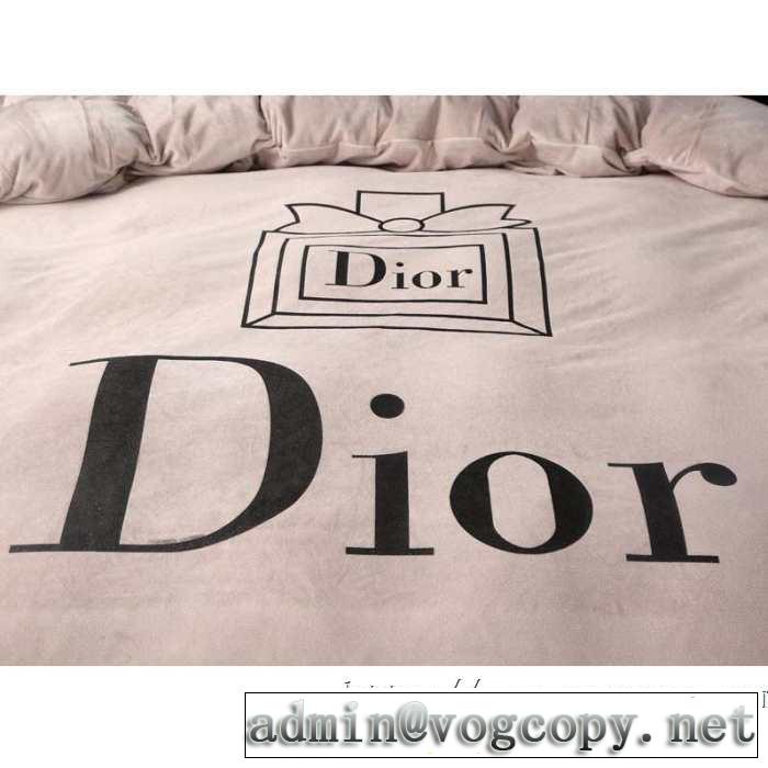 冬スタイルに似合う ディオール 2019秋断然ブランド推し DIOR  寝具4点セット暖かみを感じるコーデになる